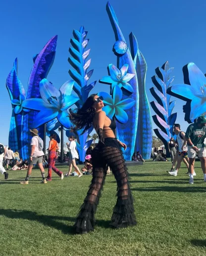 Sexy Tiered Mesh Flare Leggings - Image 3